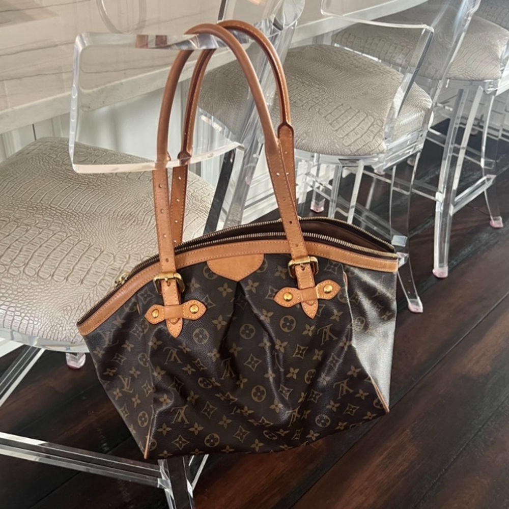Louis Vuitton Tivoli GM zipper closure purse new - Picture 3 of 3